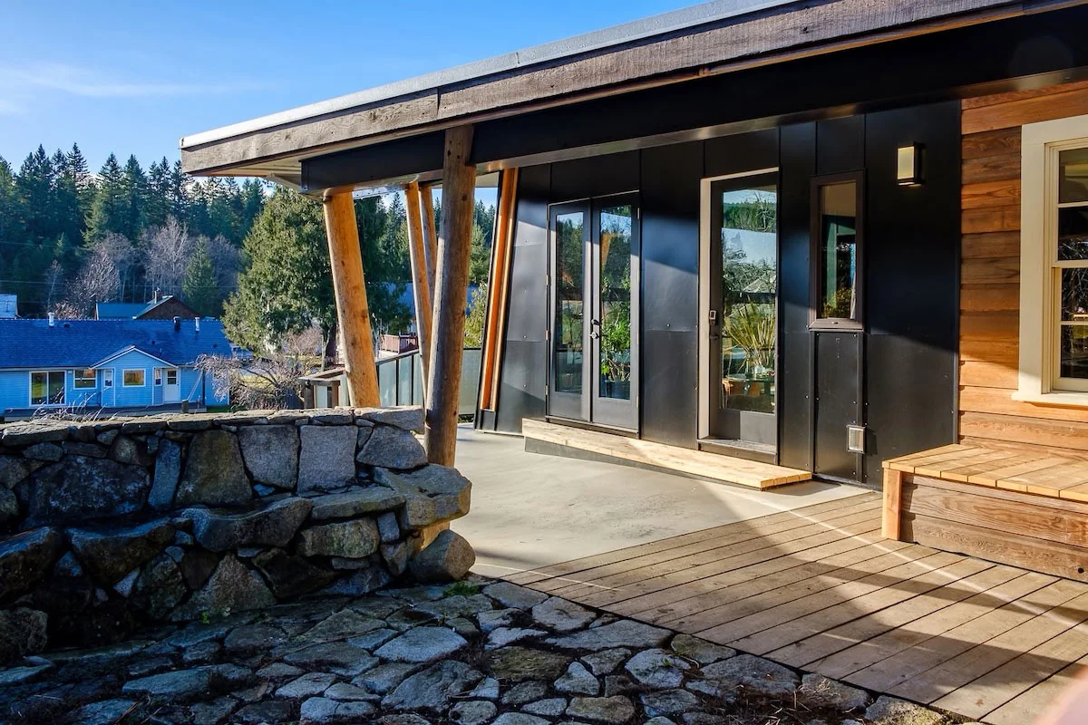 vancouver-island-cabins-the-camp-house