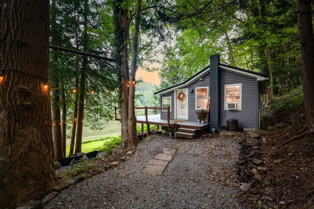 riverfront-relaxation-cabin-parker-pennsylvania