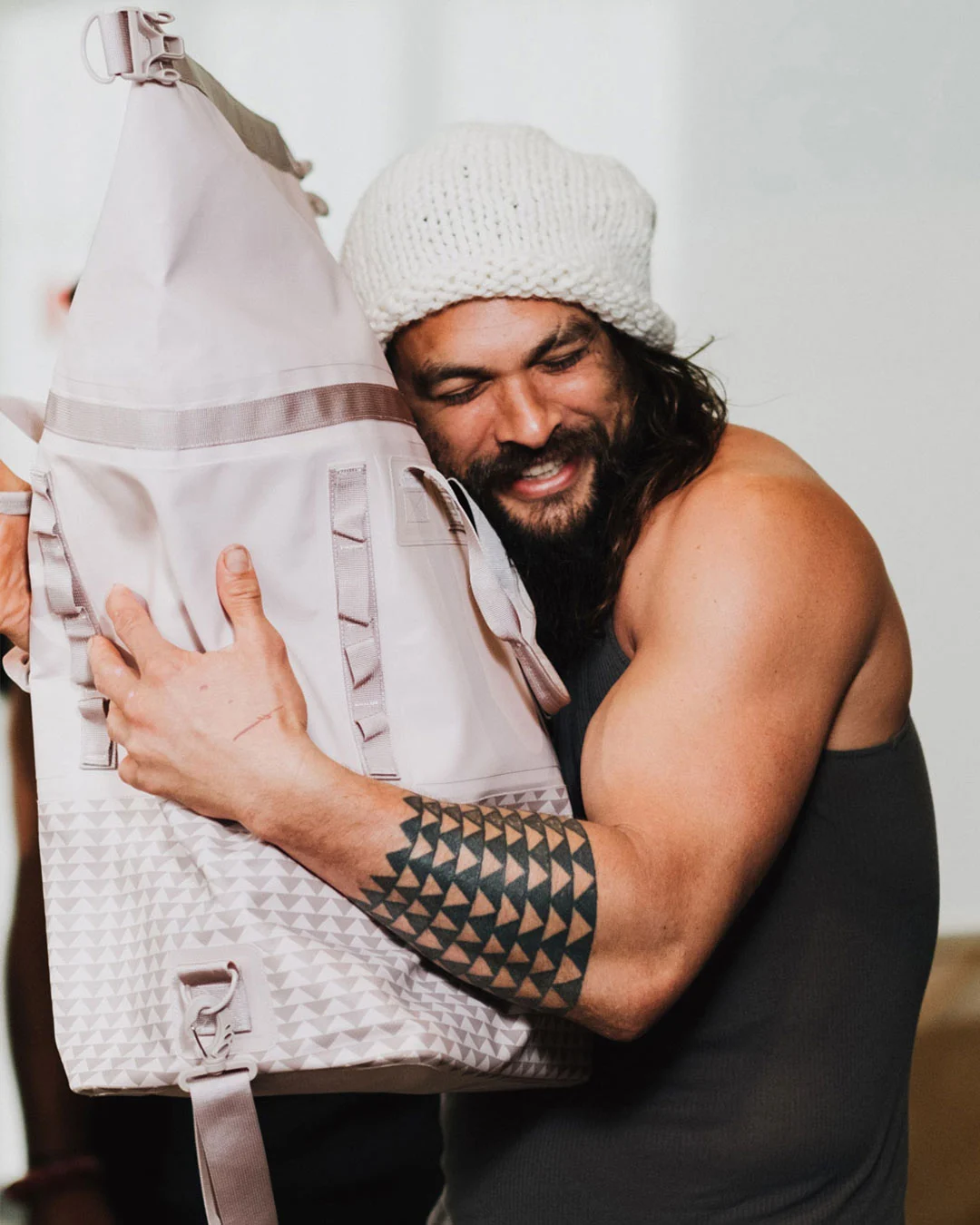 so-ill-x-jason-momoa-roam-dry-bag-shoe-7