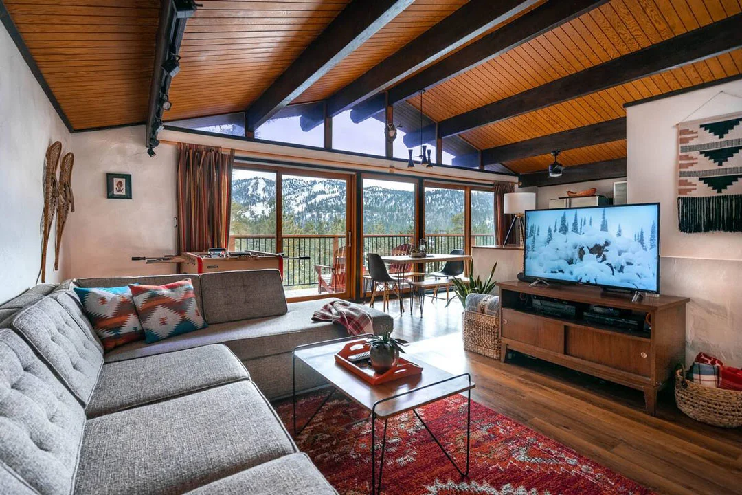 Big-Bear-Cabins-Treehaus-Chalet-1