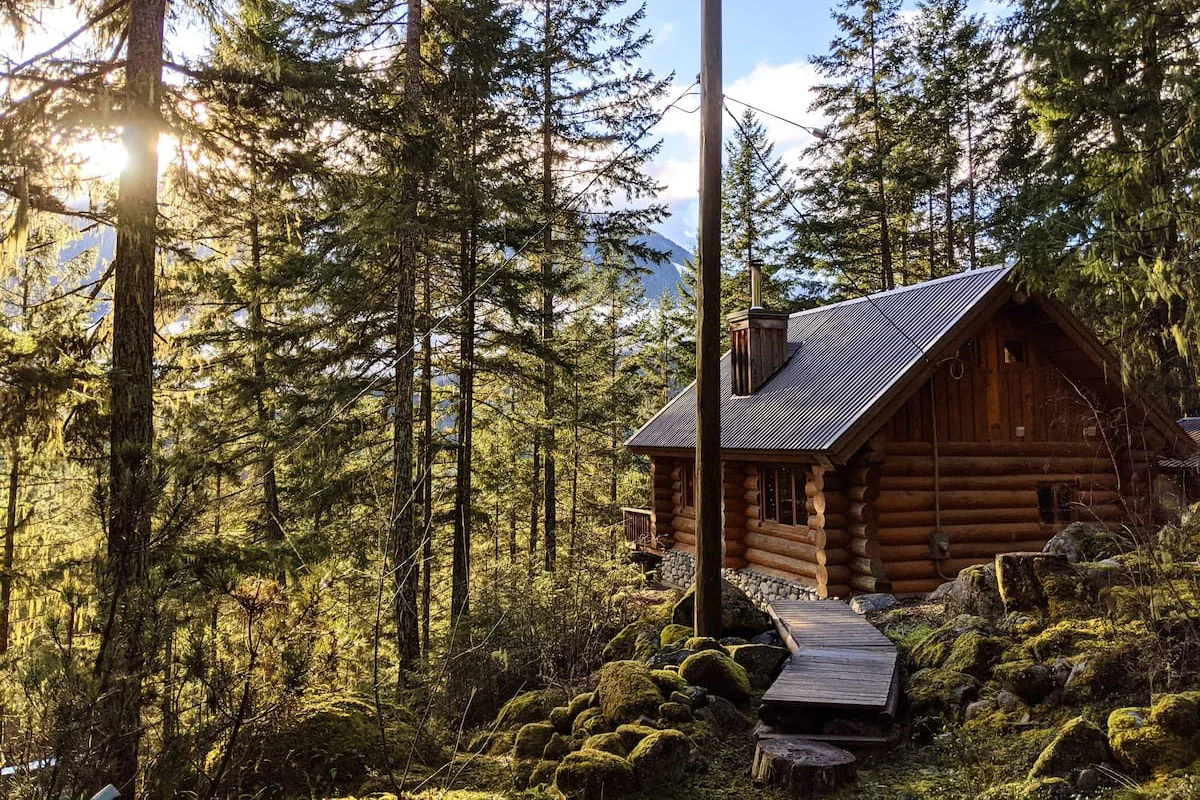 bc-cabin-rentals-surrounded-by-woods