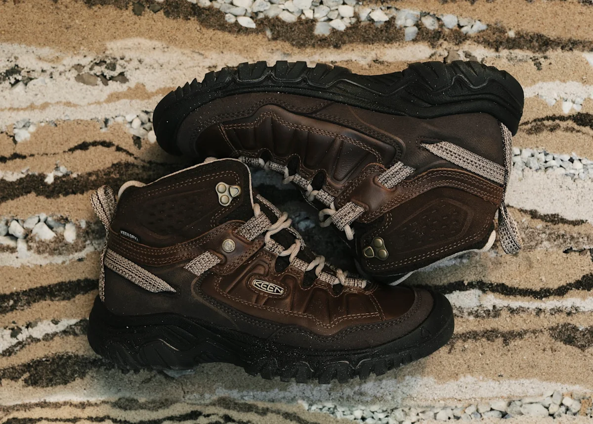 hikerkind-keen-targhee-IV-hiking-boot-two-shoes