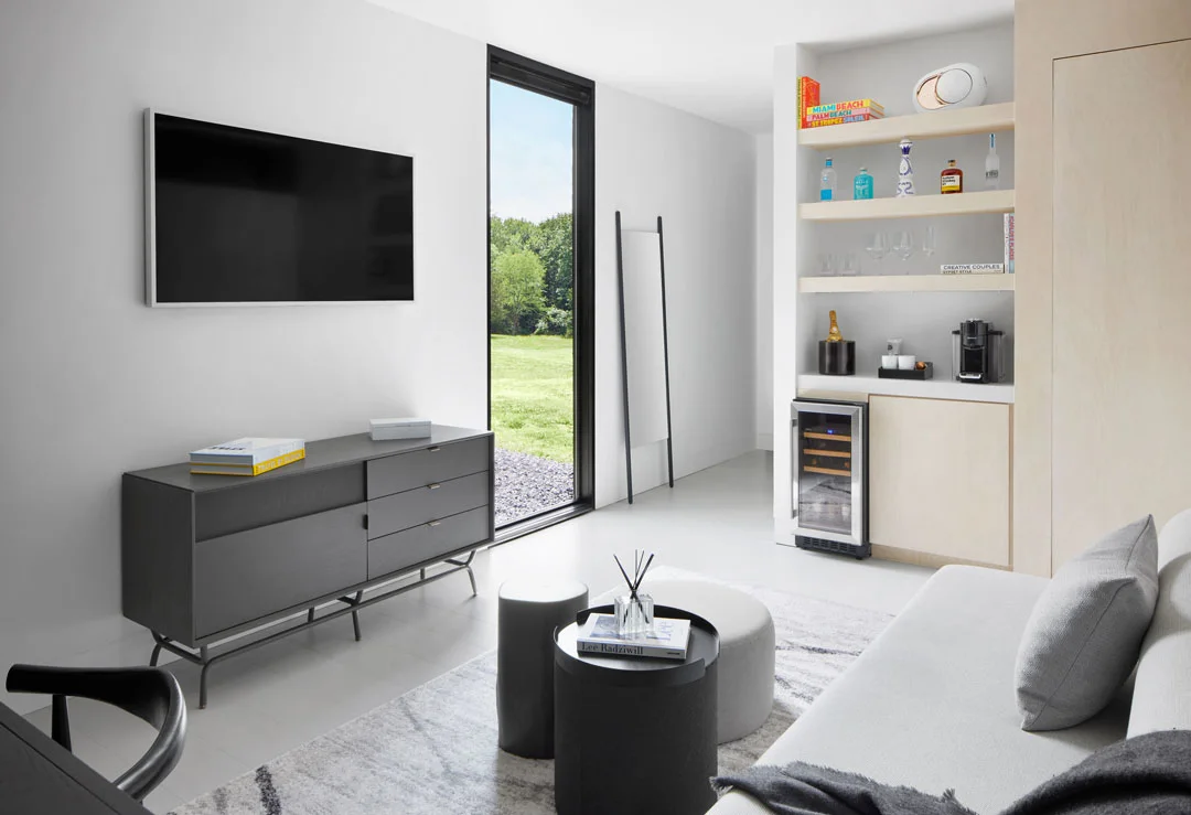 moliving-cabins-new-york-living-area