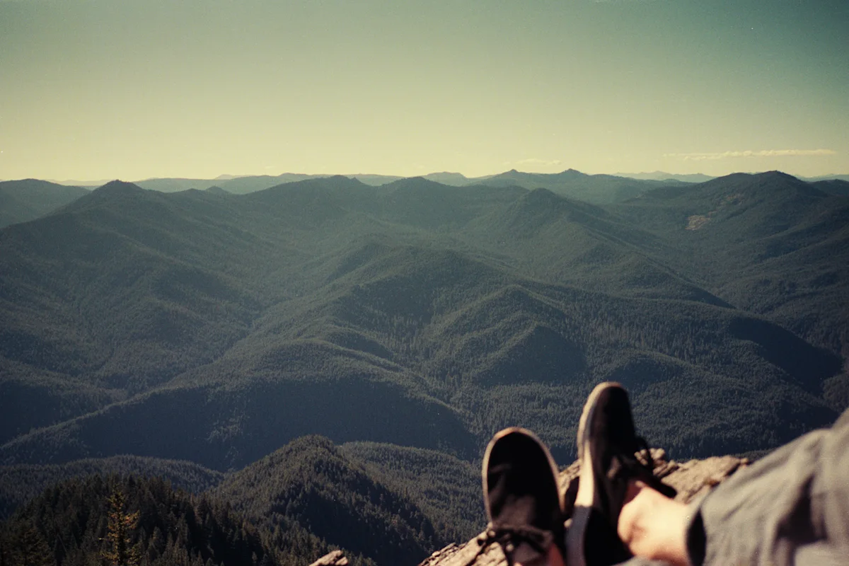 16-devils-peak-lookout-feet