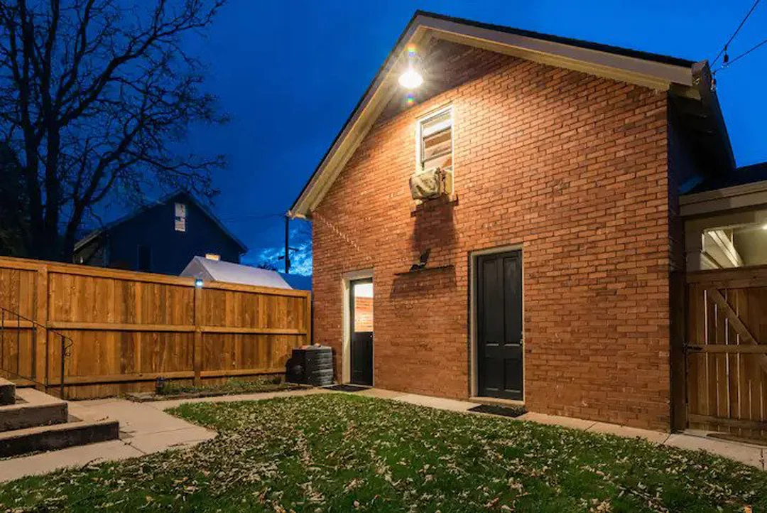 historic-district-carriage-house-golden-colorado-exterior