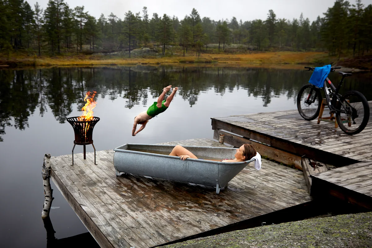 hannah-singleton-norrona-telemark-mountain-bike-bathtub-dive