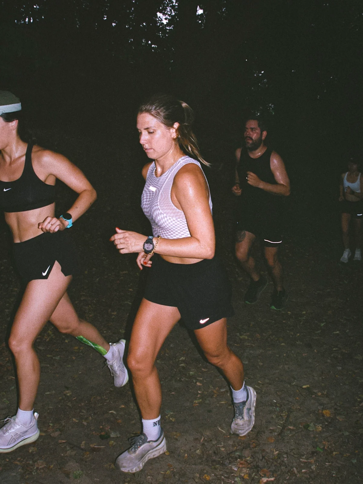 miler-running-dirt-city-recap-running-on-trail-two-women-vertical
