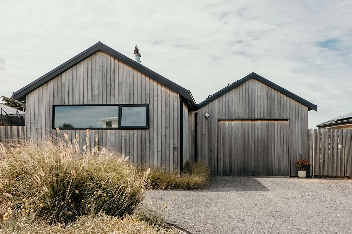 Architopia-L-Shape-House-Exterior