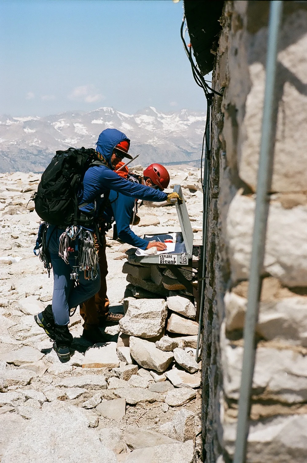 D-Nieves-Mt-Whitney-Fieldmag-10