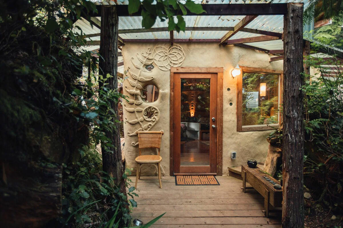 tofino-cabins-earth-home-in-the-rainforest