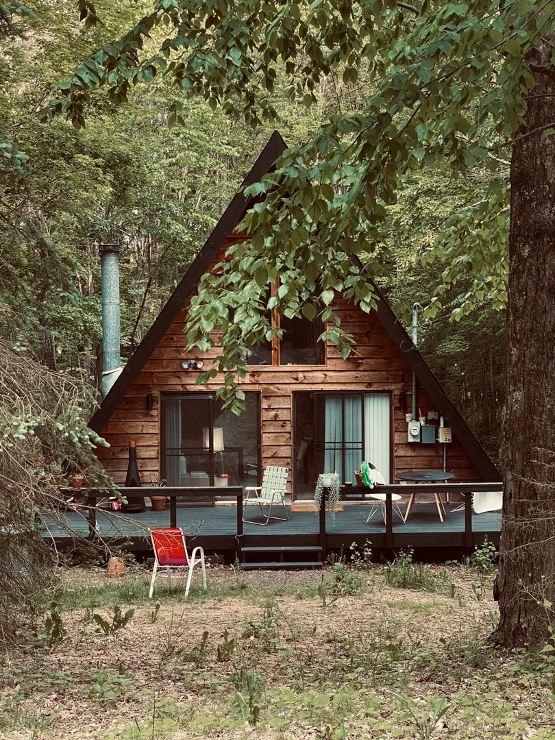 Pocono-Cabin-Rentals-MidCentury-AFrame-Exterior