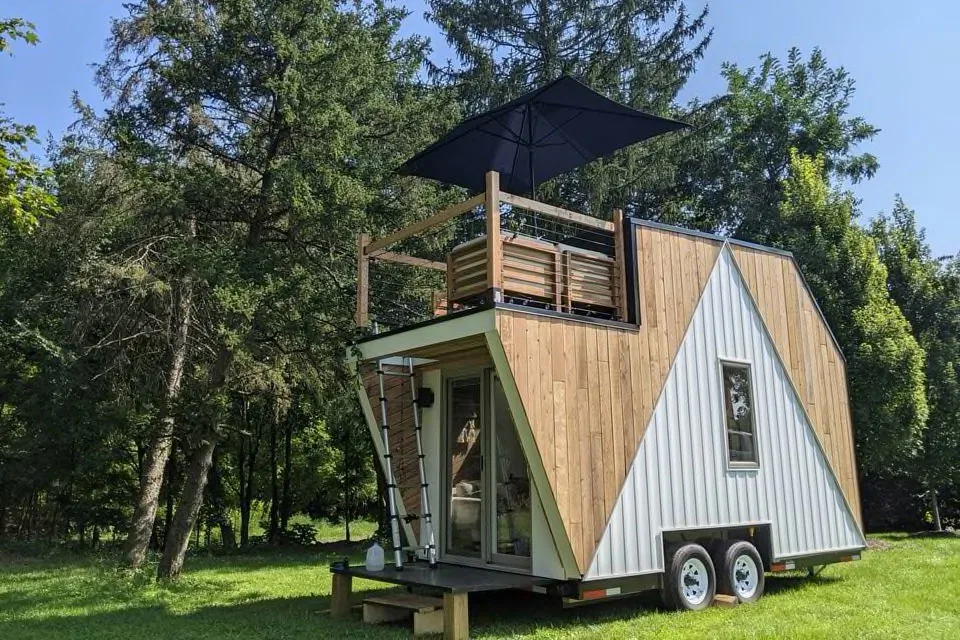 glamping-new-hampshire-off-the-grid-tiny-home