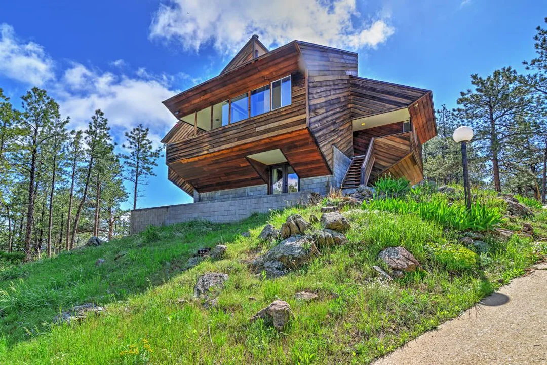 Denver-Cabin-Rentals-Boulder-Cabin-Exterior