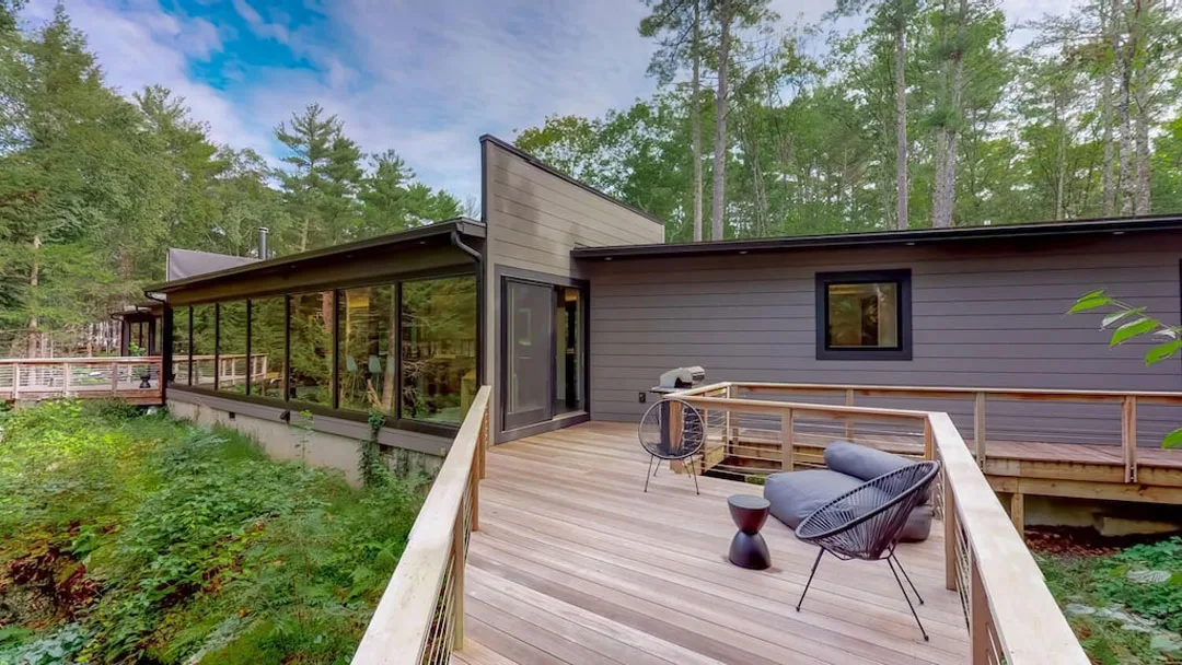 Catskills-Cabins-Woodstock-Modern-Glass-House-1