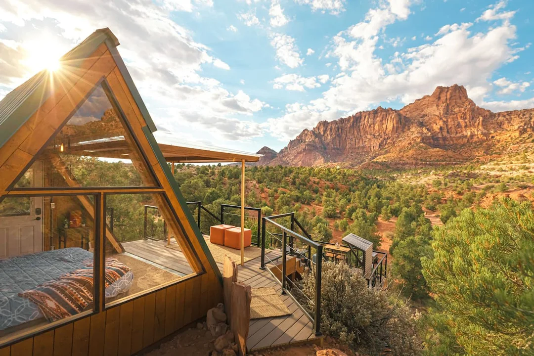 utah-hildale-zion-eco-cabin-exterior