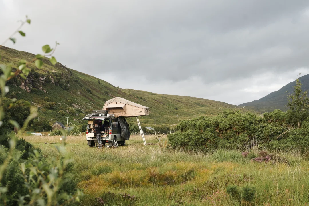 misc-adventures-delica-rooftop-tent