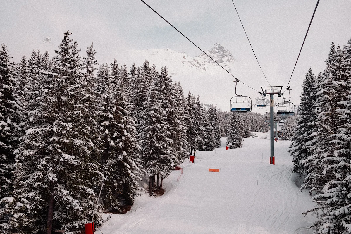 brent-rose-les-3-vallees-meribel-chairlift