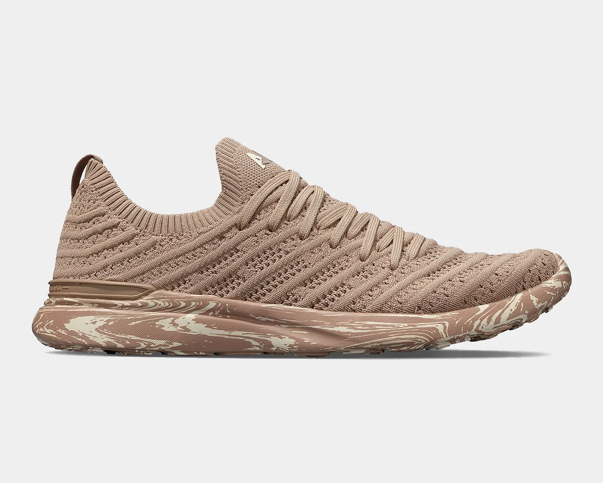 Running-Shoes-For-Women-APL