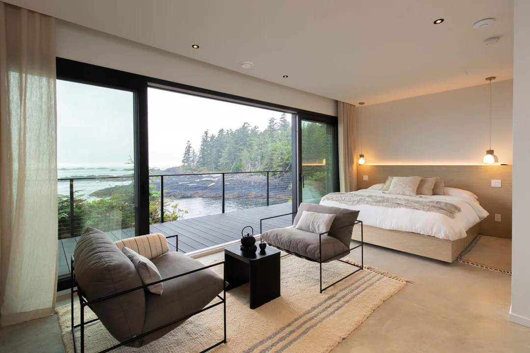 the-nami-project-ucluelet-vancouver-island-canada-interior-bed