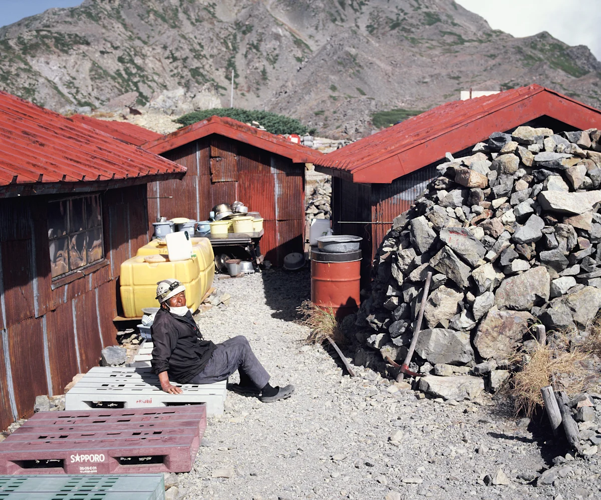 sam-godin-japanese-huts-NOTORI-HUT-2