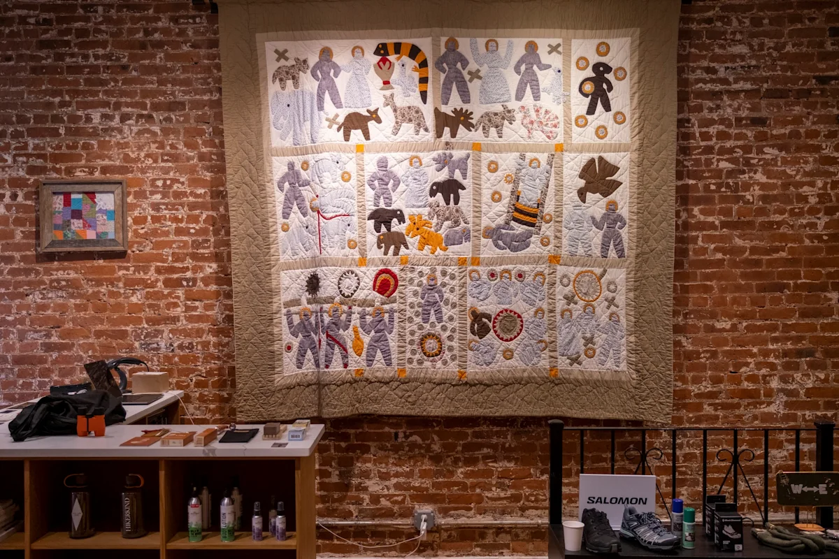 Priscilla-Ward-Outlandish-Q-In-Store-Quilt-Shelves