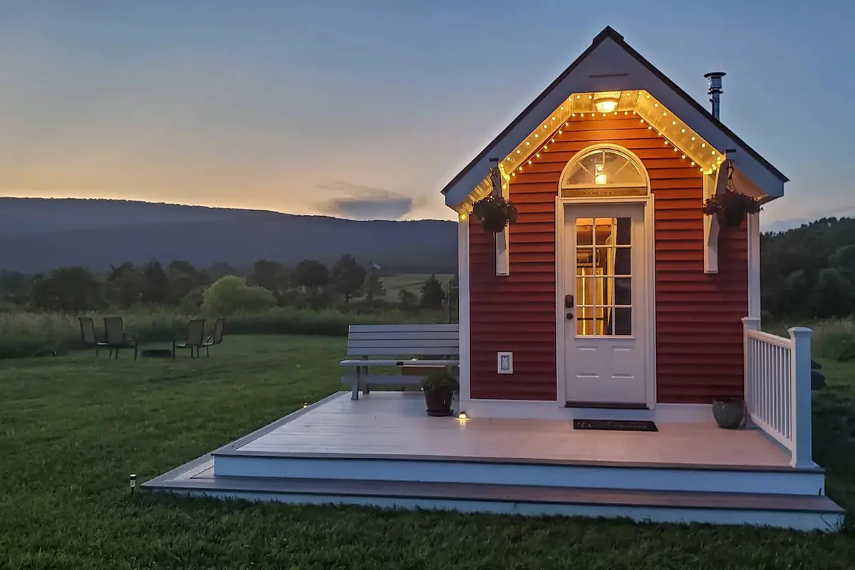 virginia-glamping-luxury-tinyhouse
