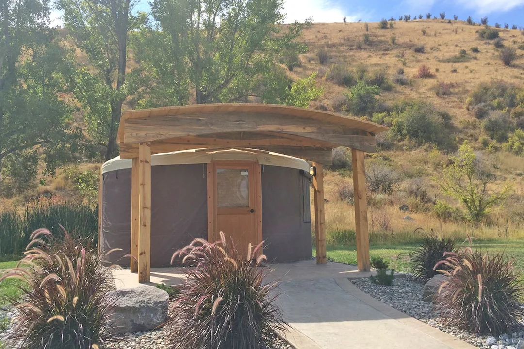 Oregon-Glamping-La-Grande-Grande-Hot-Springs