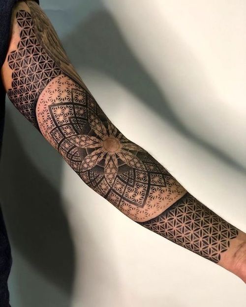 Raised tattoo is starting to spread : r/tattooadvice