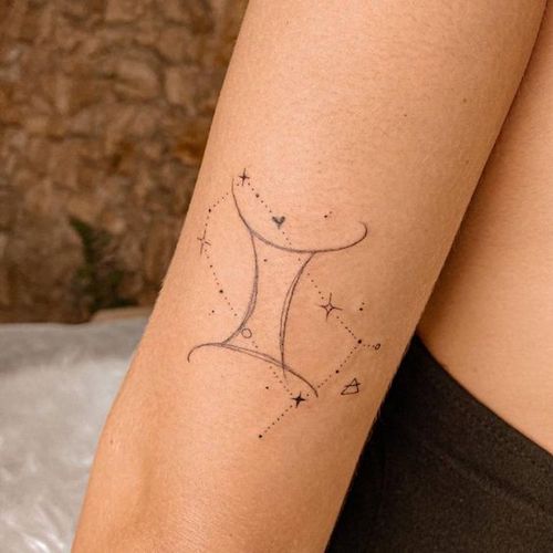 35 Zodiac Tattoo Ideas to Celebrate Gemini Season