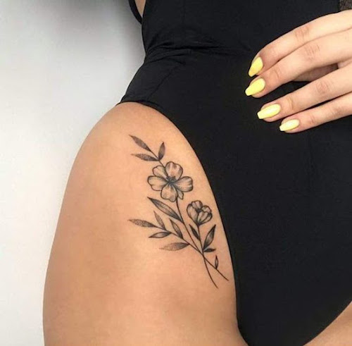 46 Beautiful Hip Tattoos For Women with Meaning