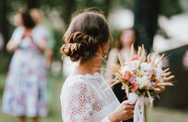 HAIR STYLING PRODUCTS FOR LOW CHIGNON