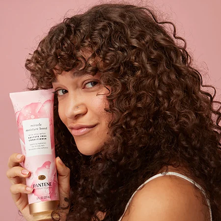 Tame Frizzy Hair With This Anti Frizz Routine
