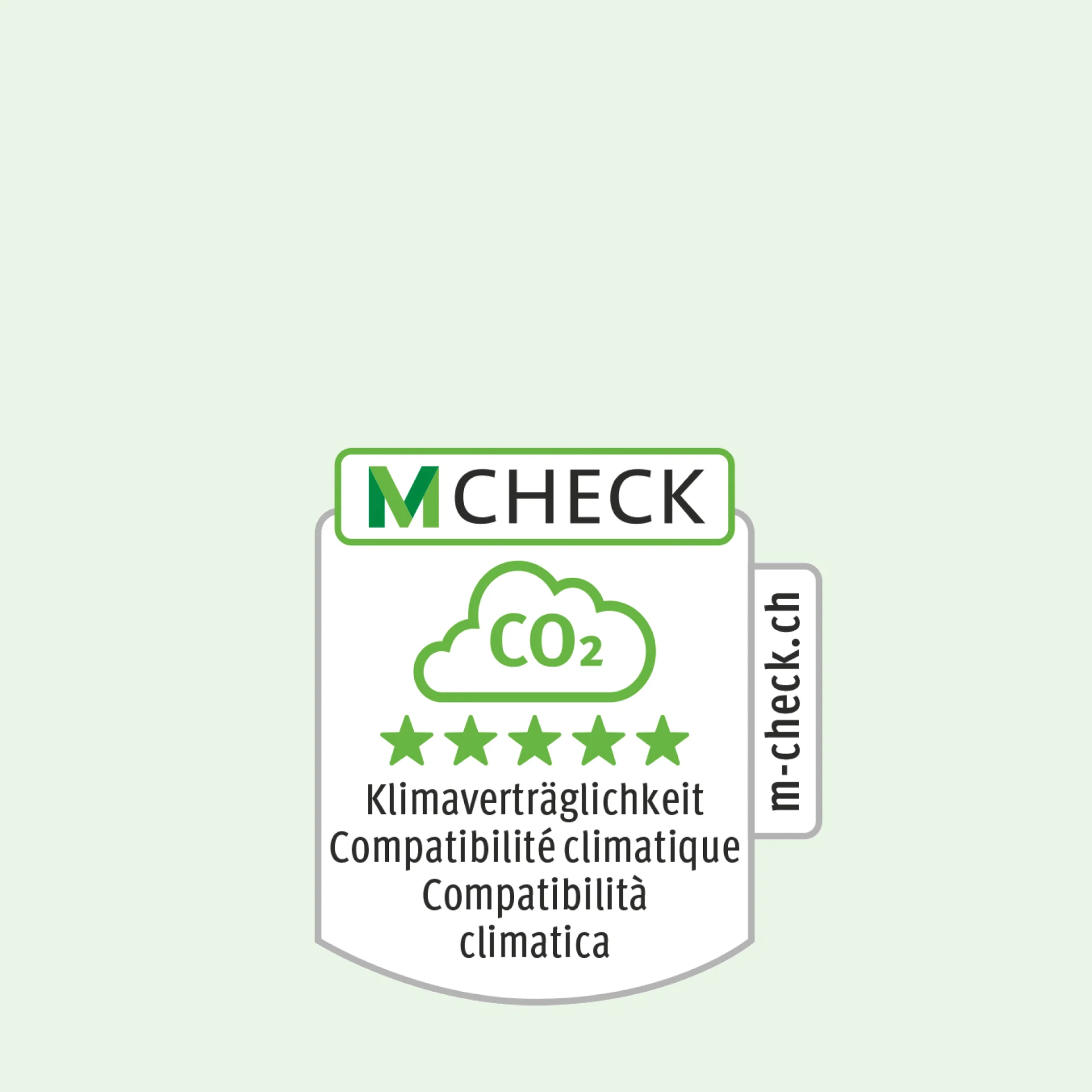 M-Check-Icon mit einer Wolke CO2, darunter fünf Sterne in Klimaverträglichkeit.