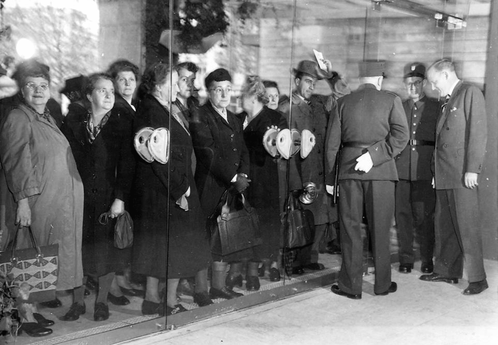 3-bb-19521107-limmatplatz-von-innen-nach-aussen-Scannen0027-ZUSCHNEIDEN