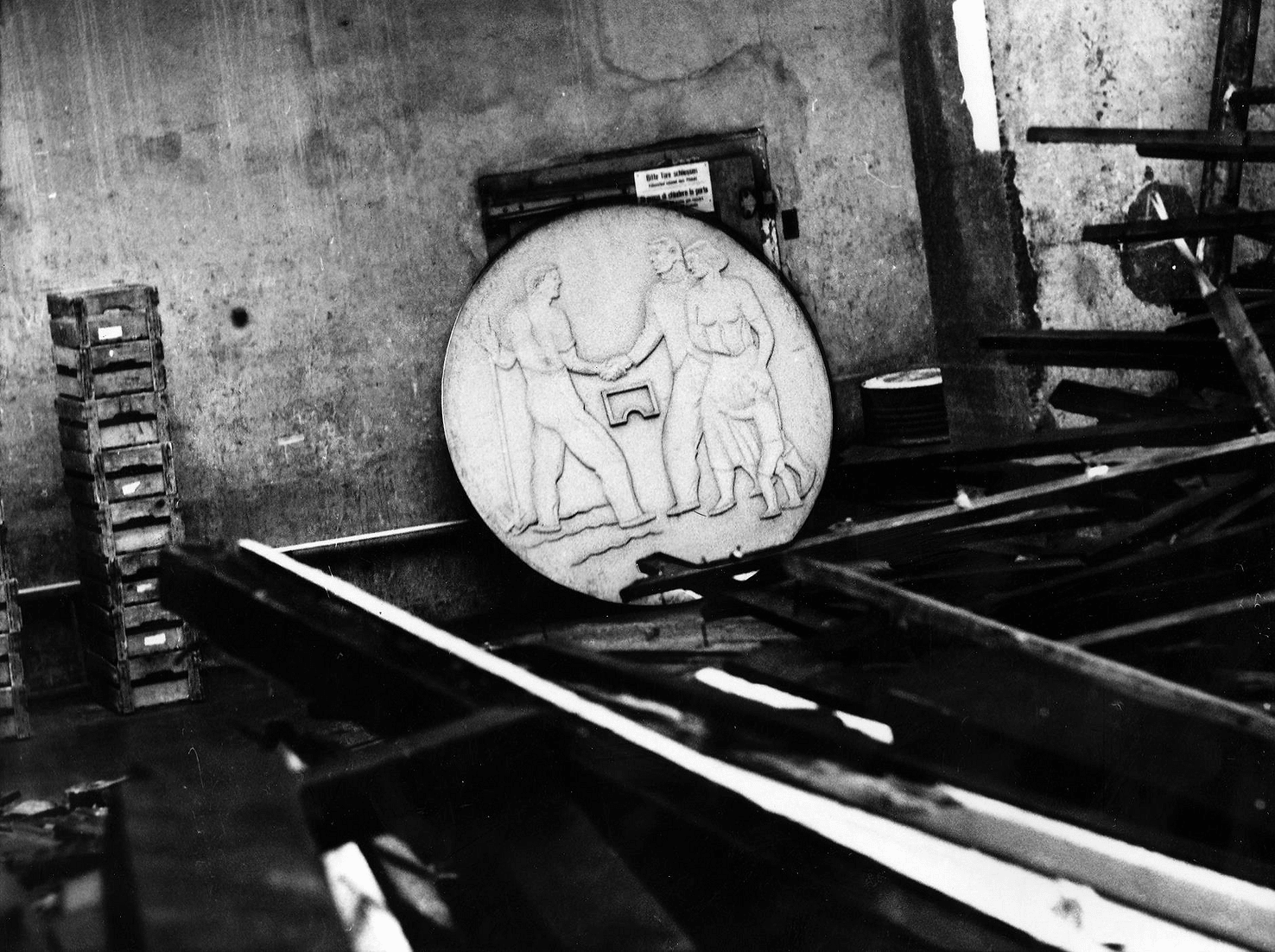 Poster with the bridge and people shaking hands (1966).