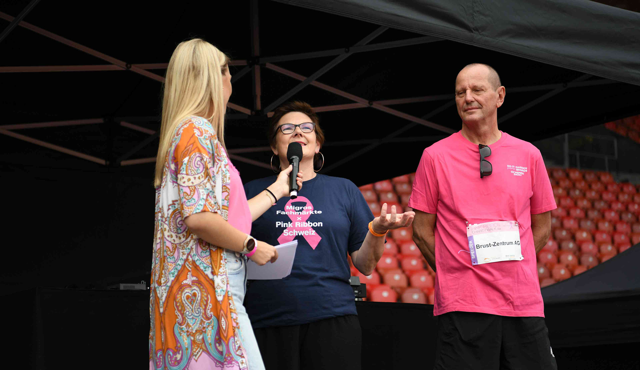 Bea Kutter sur scène en interview avec Linda Fäh et Dr. Tausch