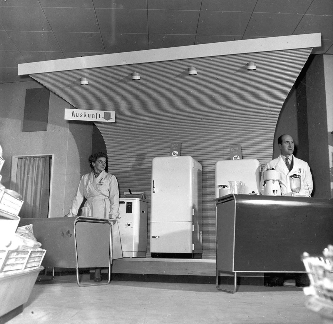 3-LU-MM-Hertensteinerstr-44-Er_ffnung-K_hlschrank_181-M-Arch