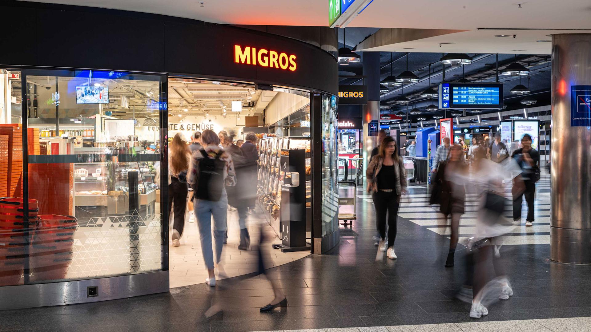 Eingang zur Migros Filiale im Hauptbahnhof Zürich