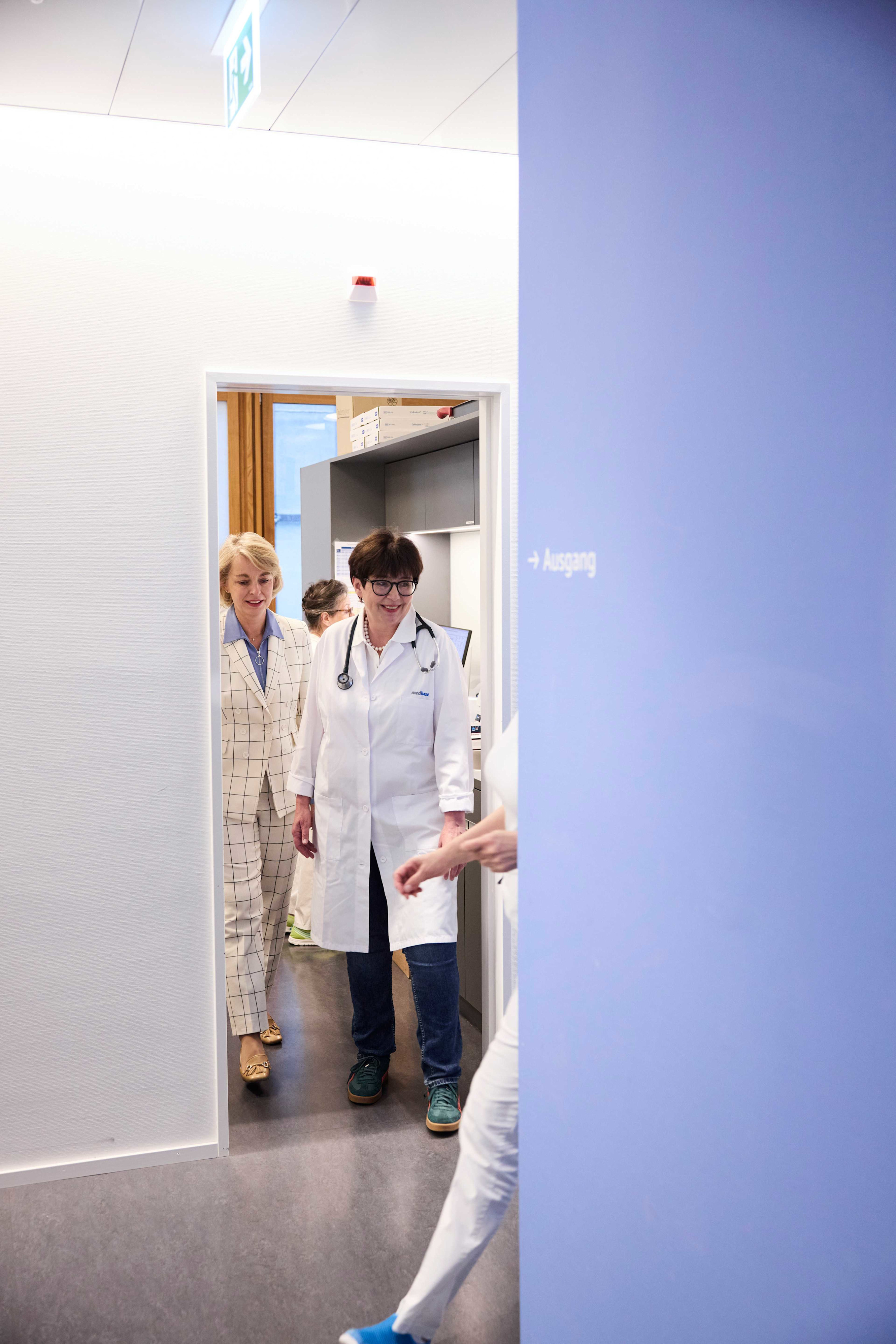 Ursula Nold à la Medbase Permanence avec Barbara Oberholzer