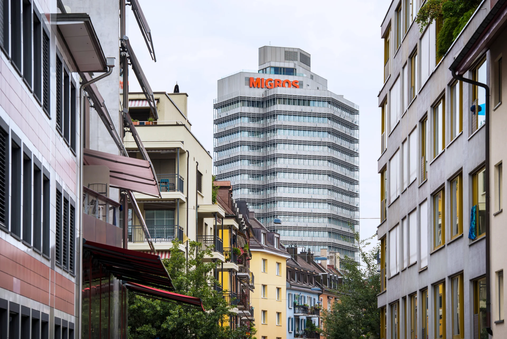The view of the Migros high-rise on Limmatplatz