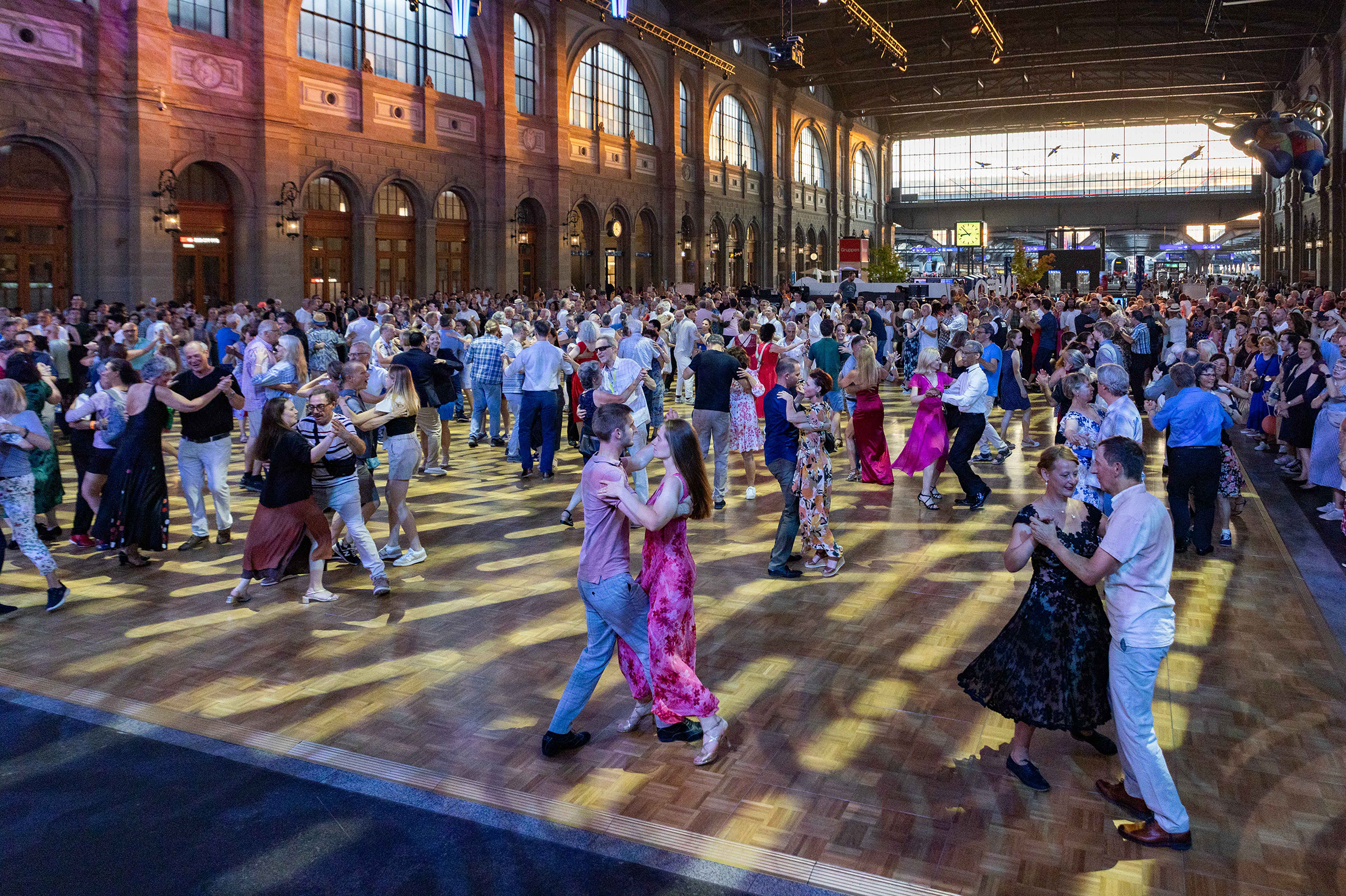 Sommernachtsball 2025 im Hauptbahnhof