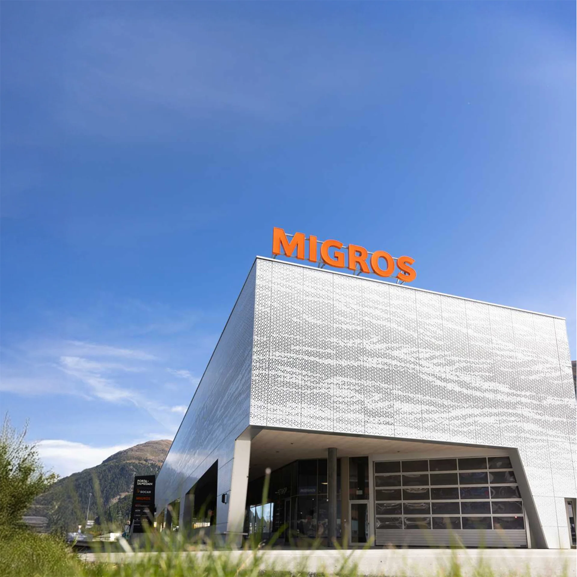 Vista esterna di una filiale Migros