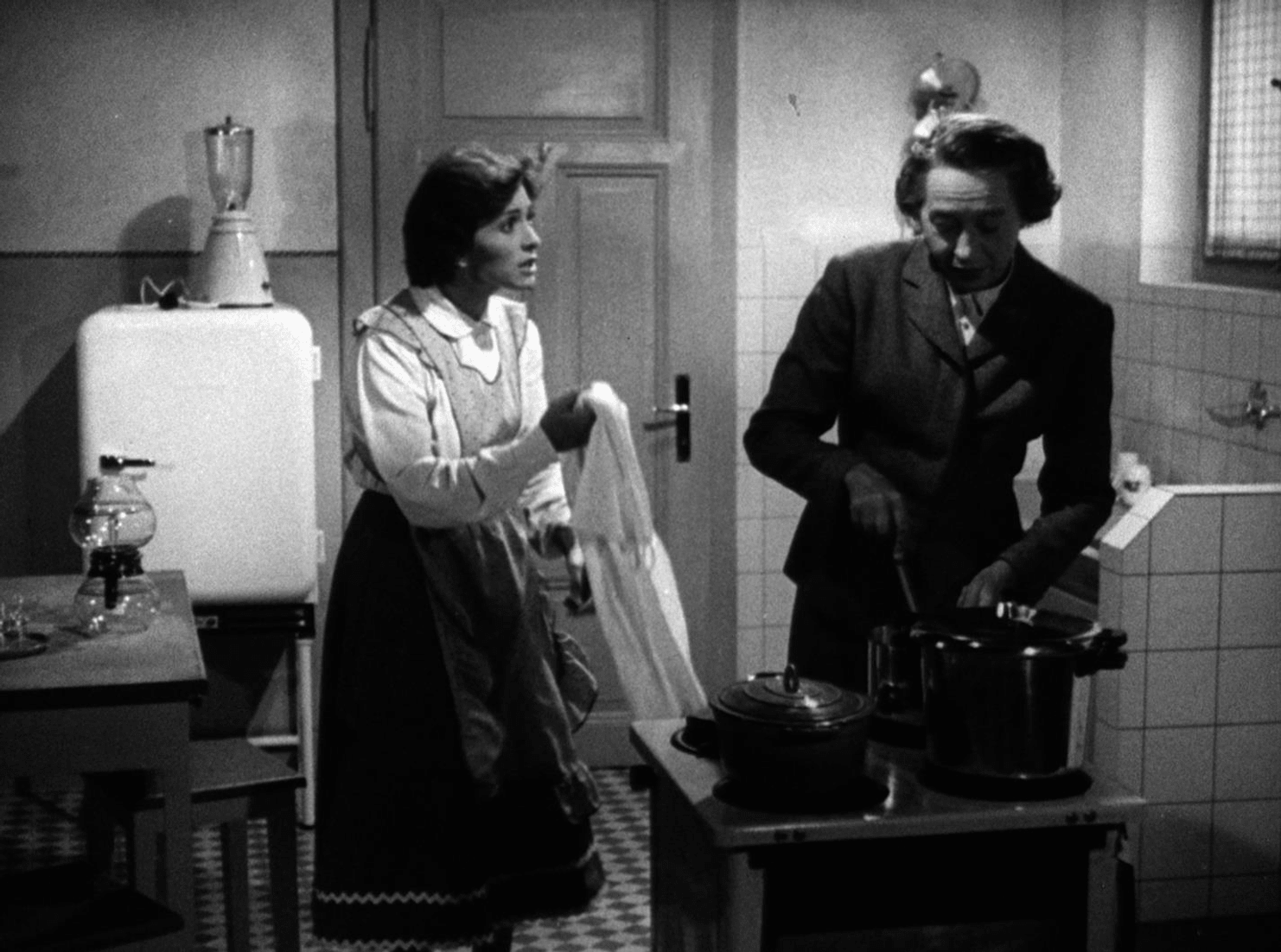 03_ku_hlschrank-und-mixer-2-maria-argumentiert