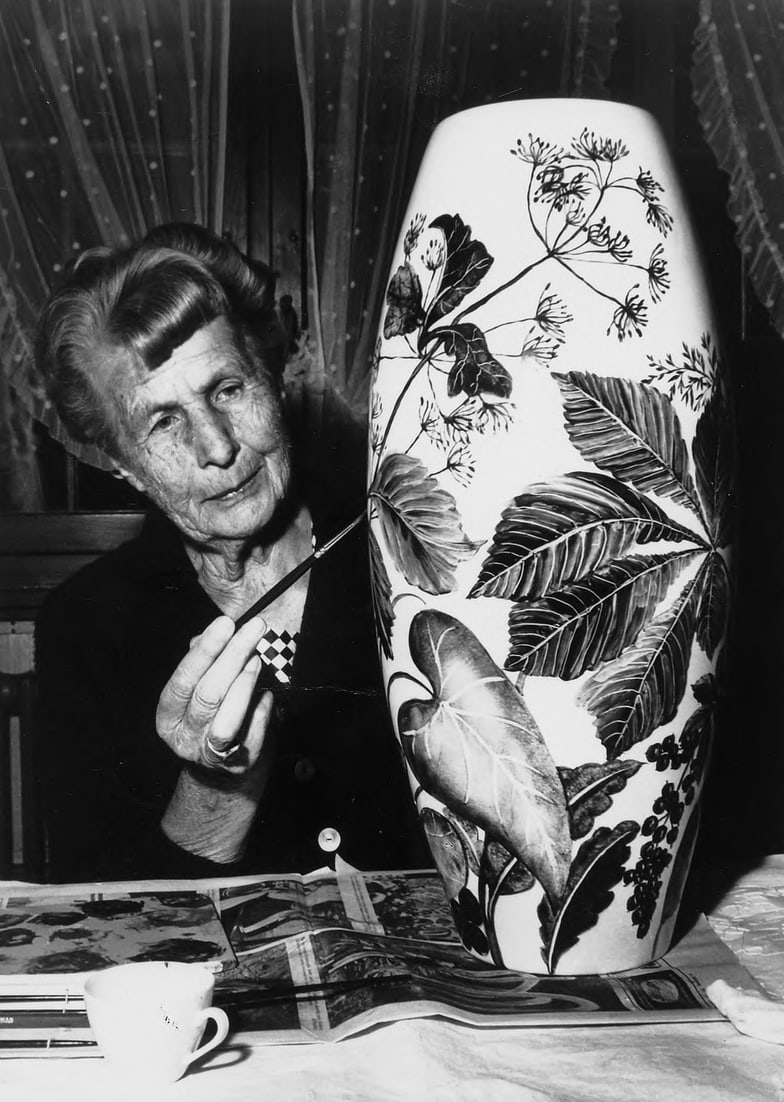 Adele Duttweiler painting porcelain