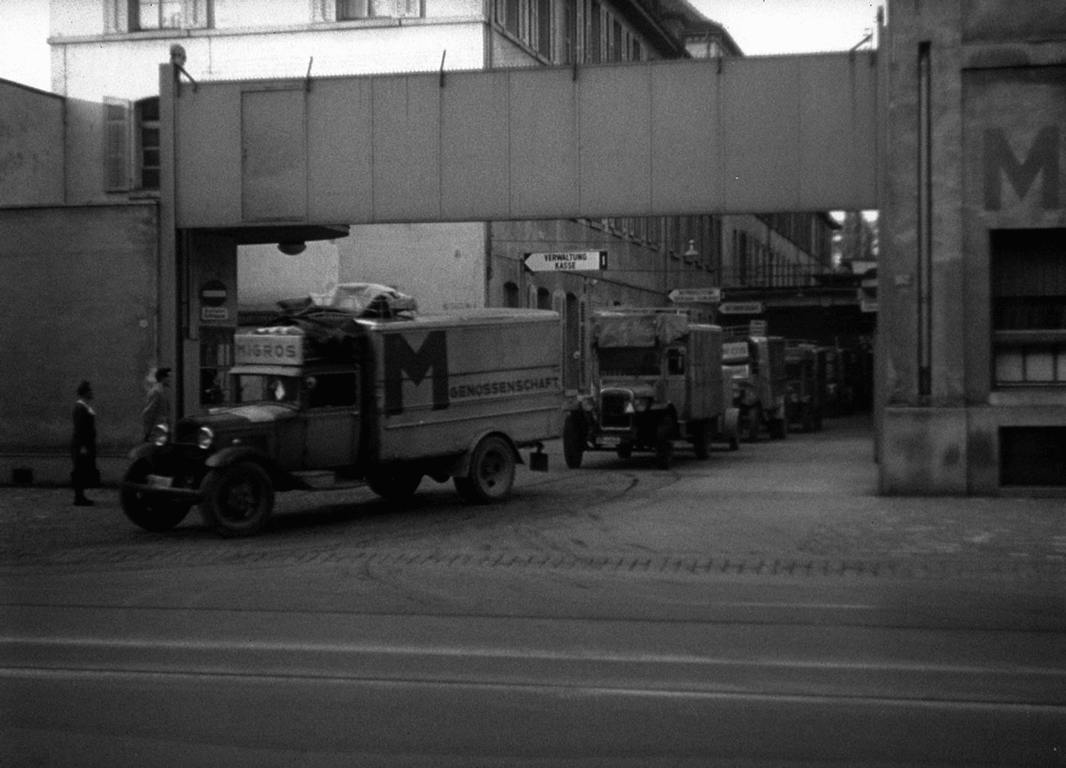 8_ausfahrt-migroswagen-1949