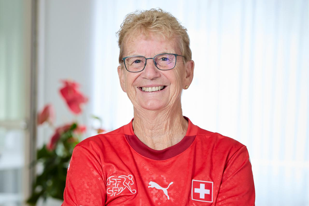 Caty Moser en maillot de l'équipe nationale suisse à l'occasion du Championnat d'Europe de football féminin 2025