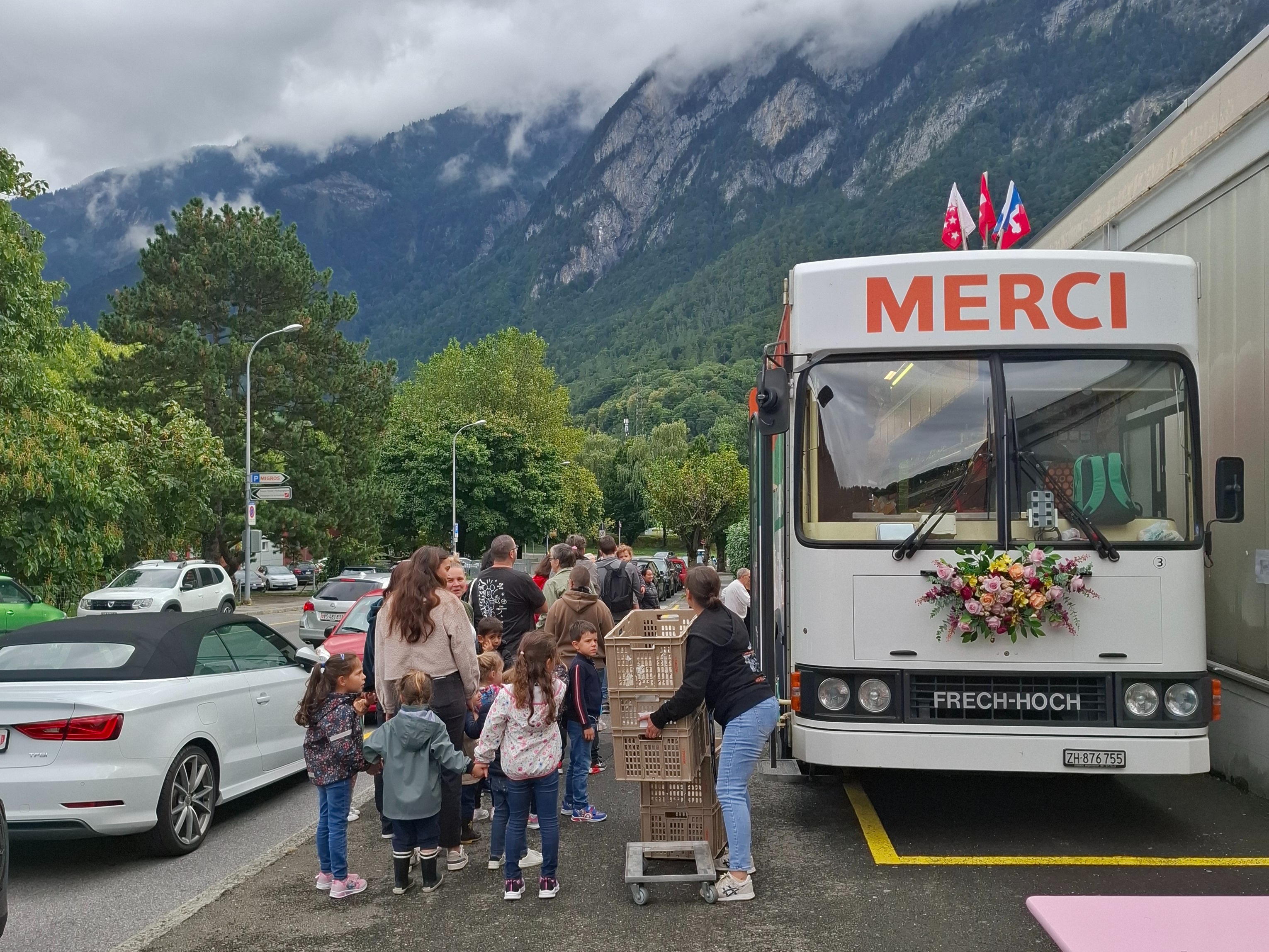 Tournée du bus MERCI en Valais 
