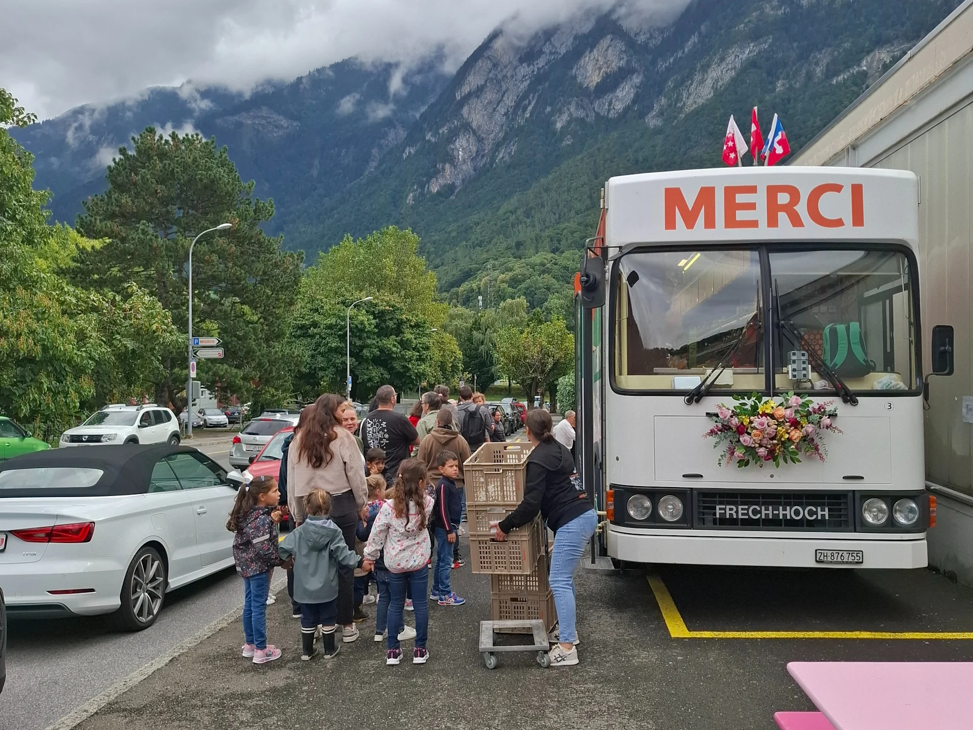 Tournée du bus Merci en Valais