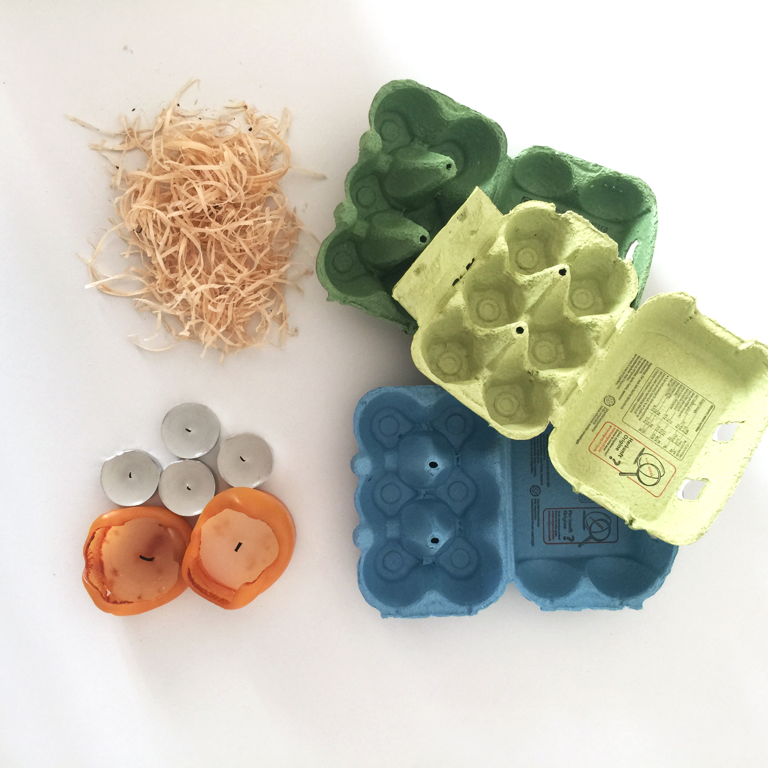 Carton d'oeufs et bougies
