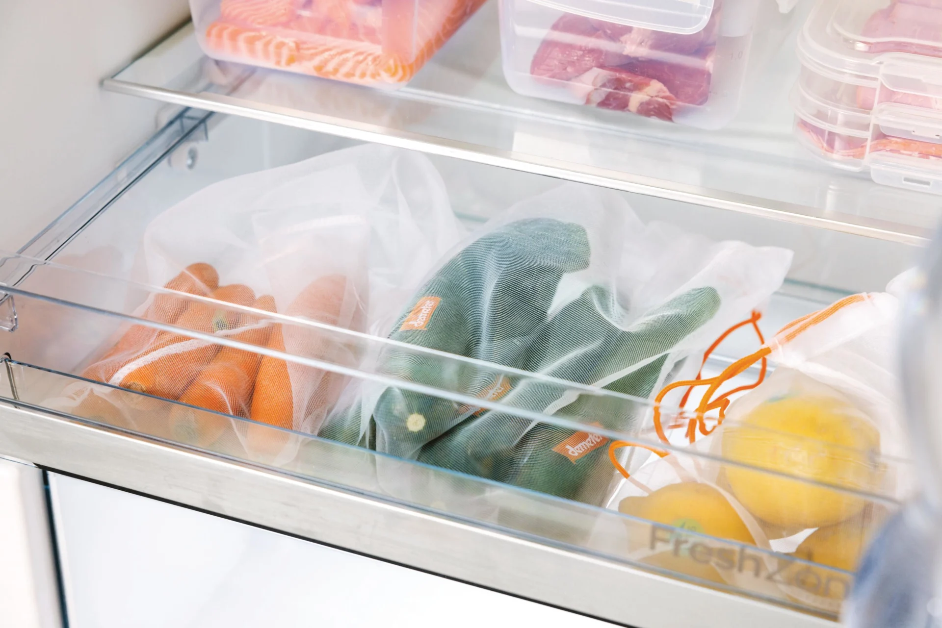 Verdure nell'apposito cassetto del frigo